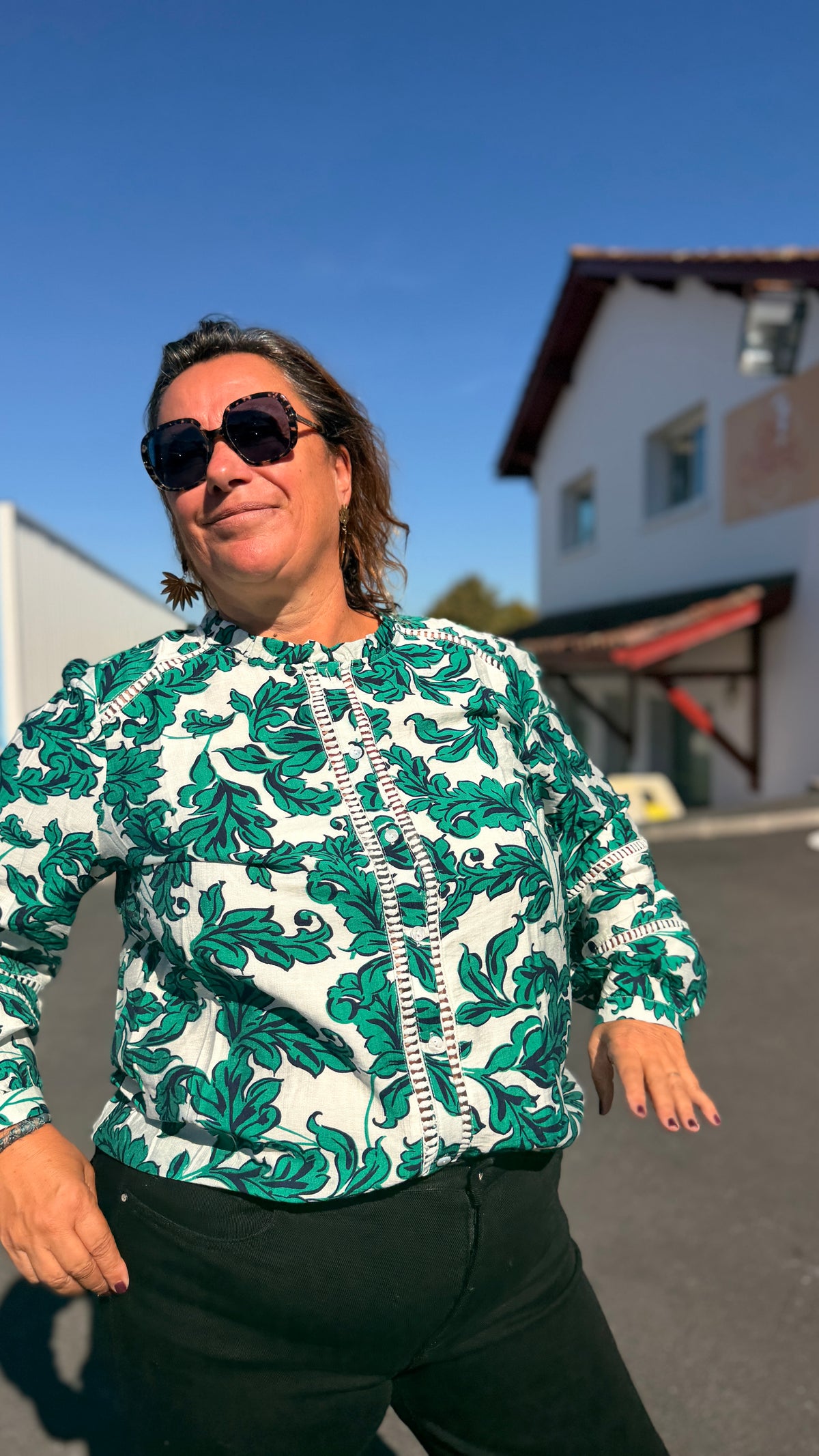 🌿Chemise Mia – Fleurie verte et noire