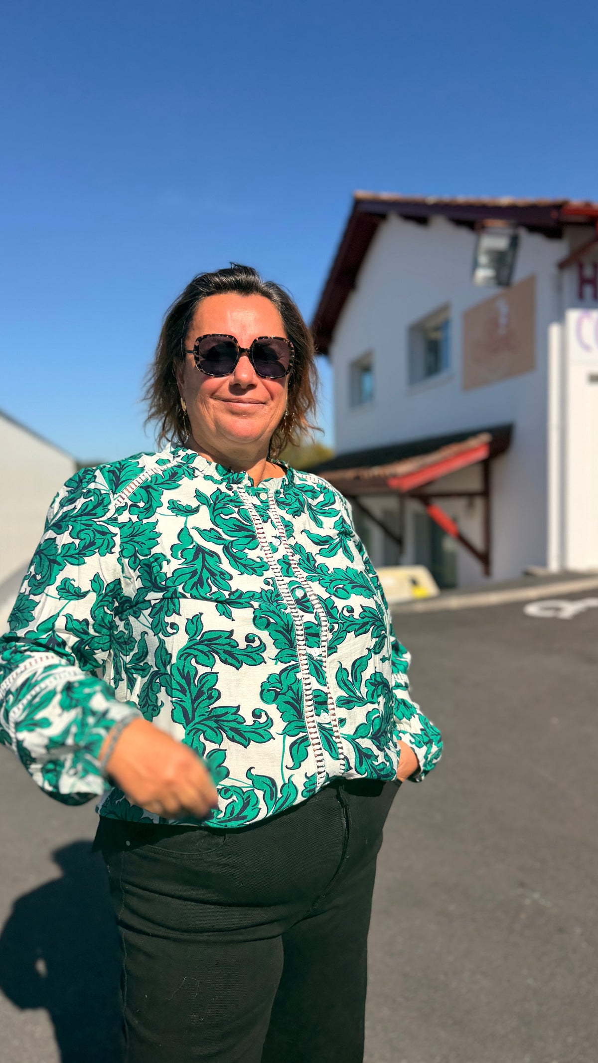 🌿Chemise Mia – Fleurie verte et noire