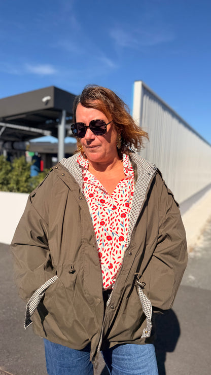 💚Parka courte Claire – Kaki & Vichy grande taille