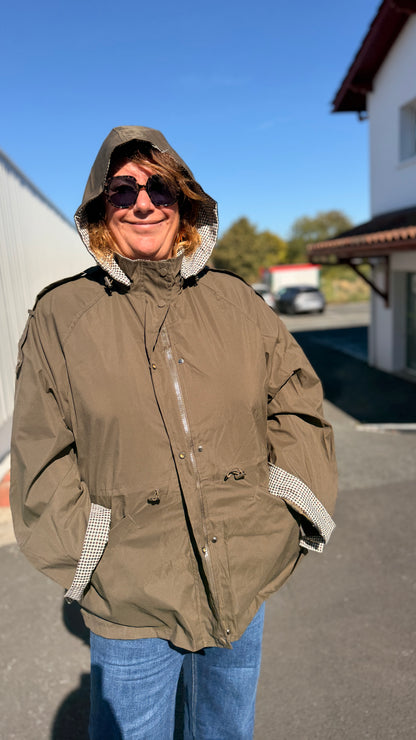 💚Parka courte Claire – Kaki & Vichy grande taille