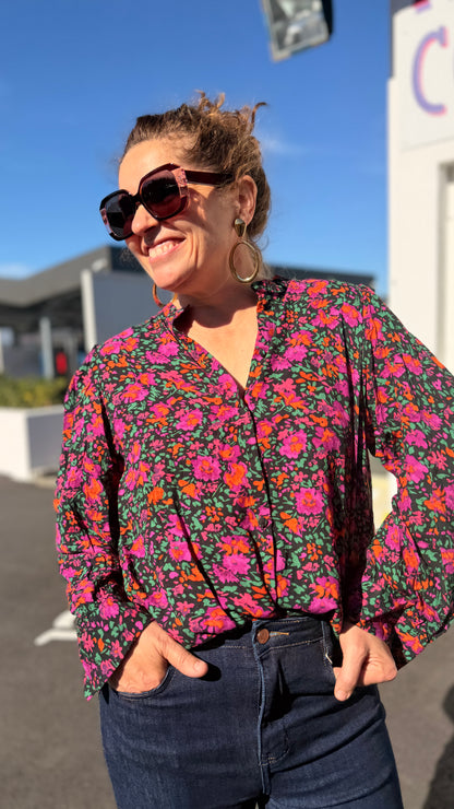 ✨Chemise Fanny – Noire à fleurs fuchsia
