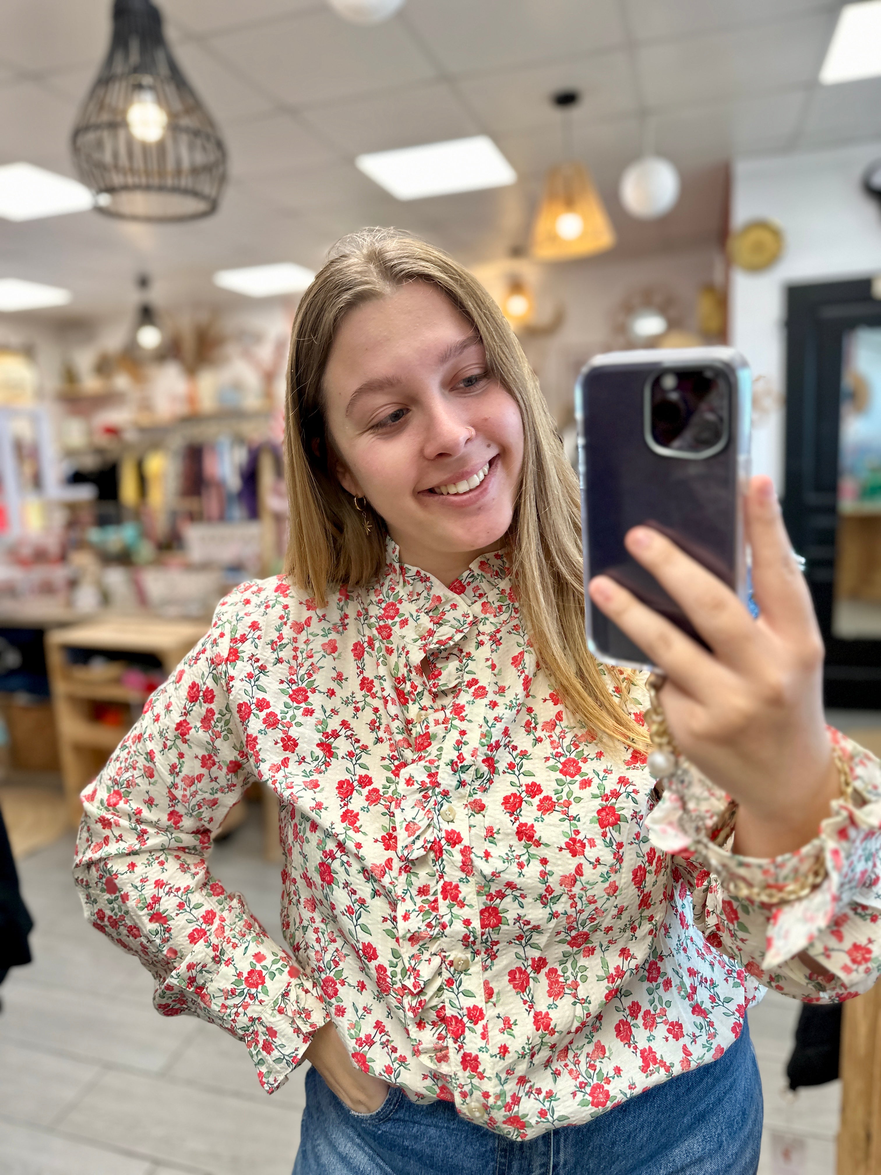 🌺 Chemise Clémence fleurs rouges – Romantique & grande taille