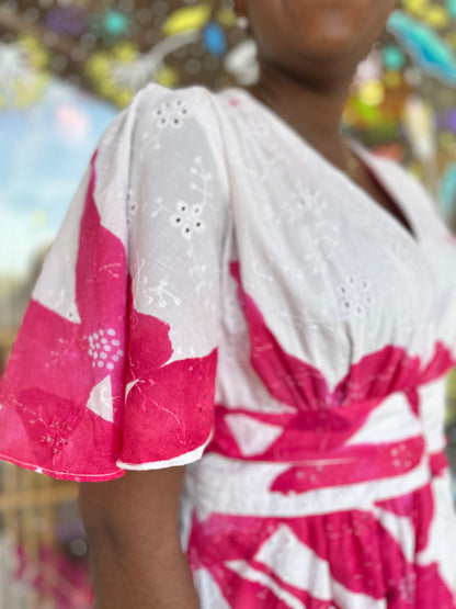 💖 Robe Sophie fleurs fuchsia – Bohème & lumineuse