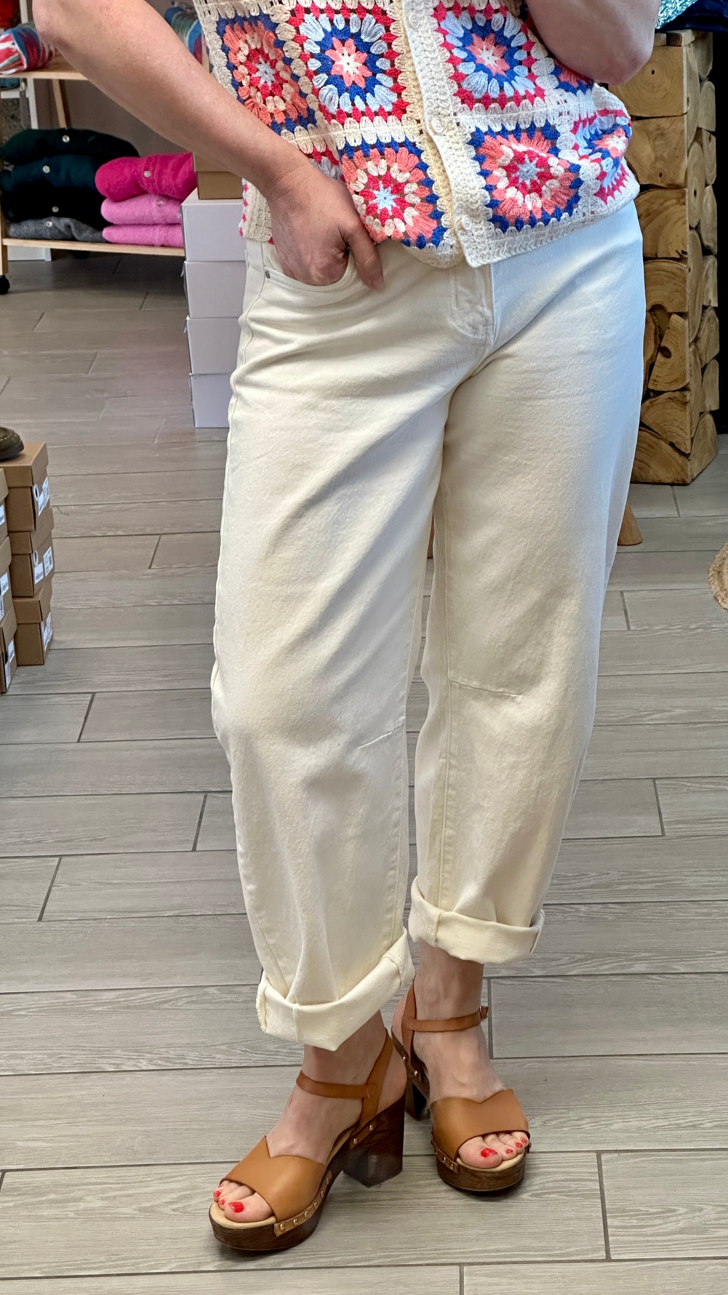🤍 Jean Livia écru – Coupe barrel cropped moderne