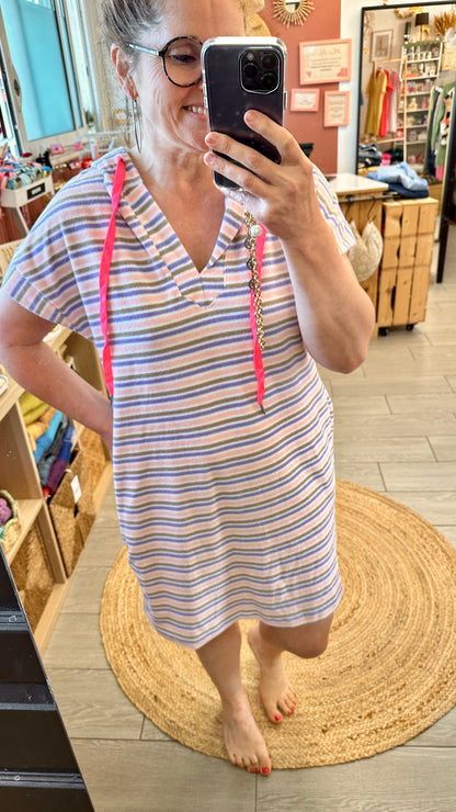 🌈 Robe Sunny éponge rayée – Ultra fun & estivale