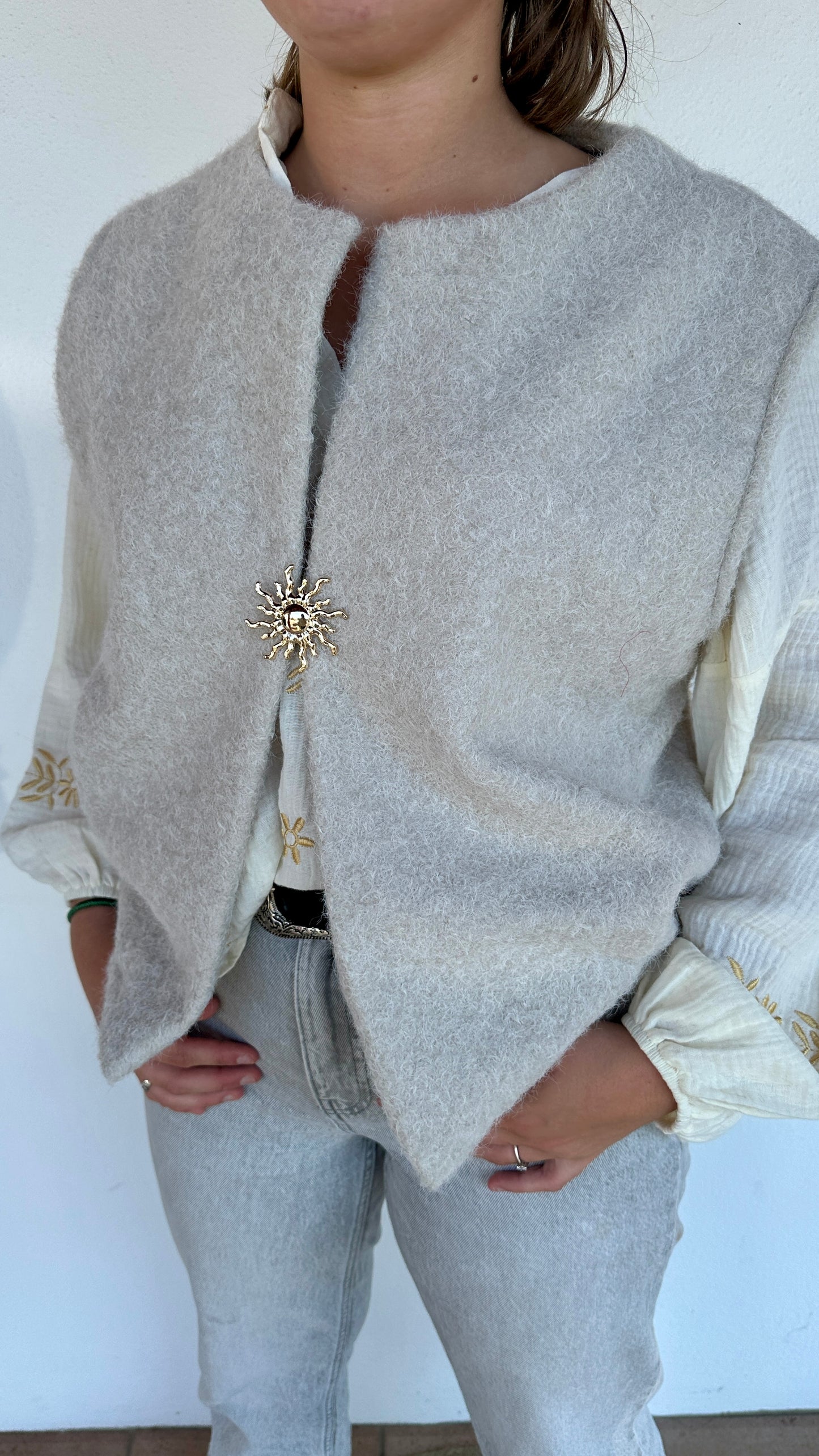 🧥 Gilet Sans Manches Sherpa avec Broche