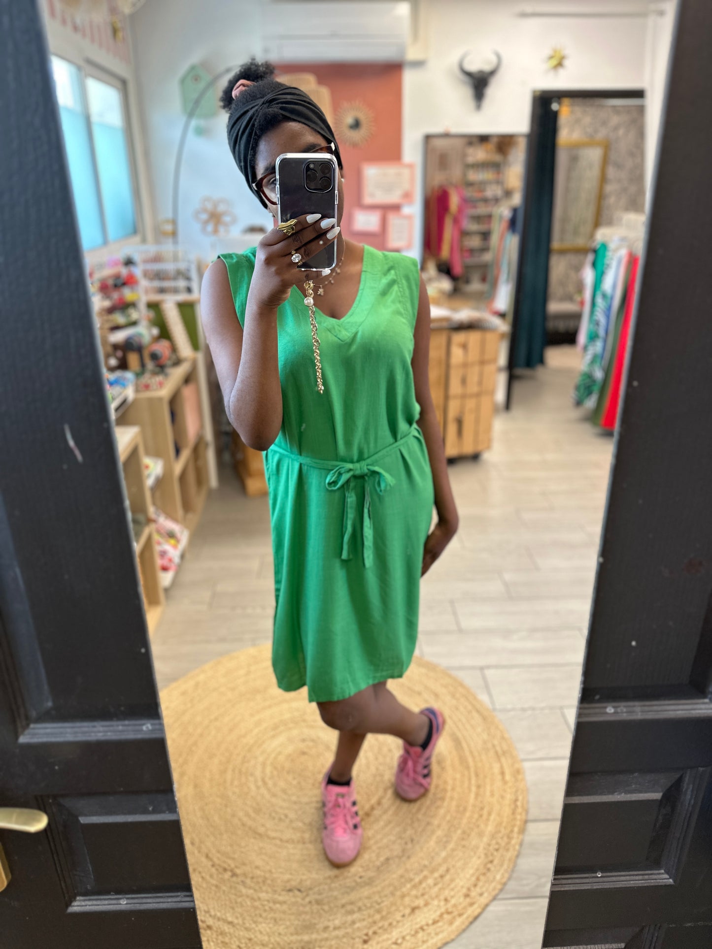 💚 Robe Calista verte – Élégance naturelle & fluidité