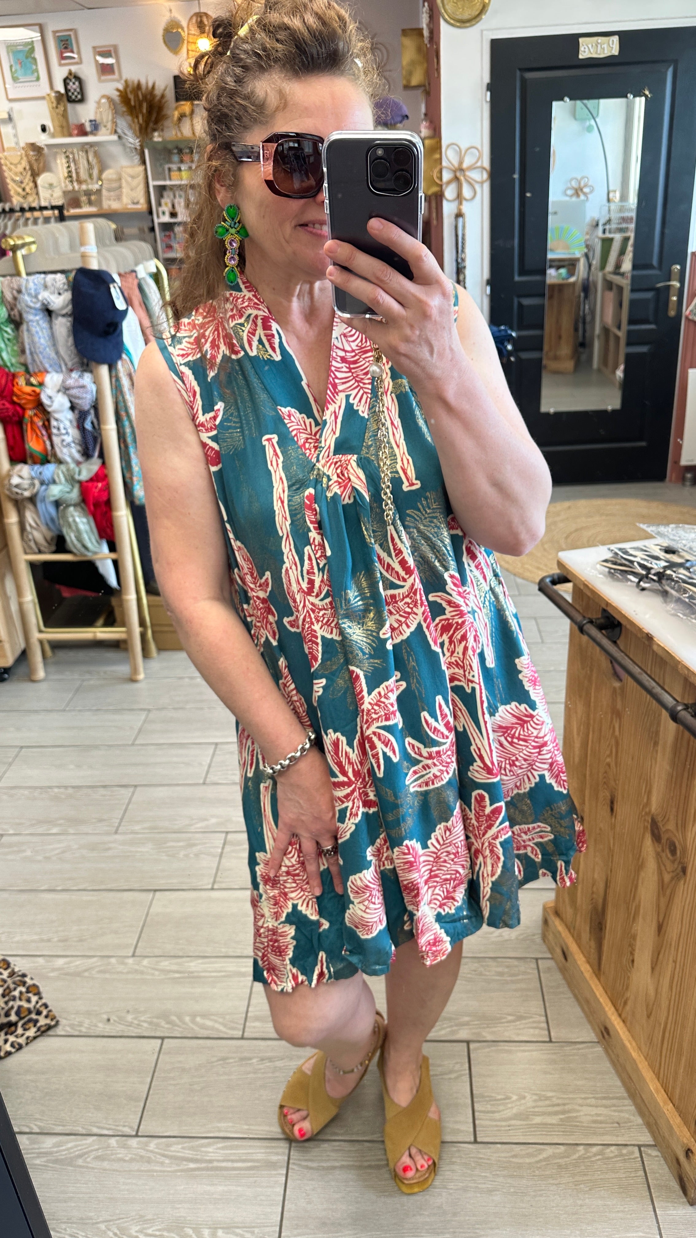 👗Robe Chemise Lola Bleue à Fleurs Rouges