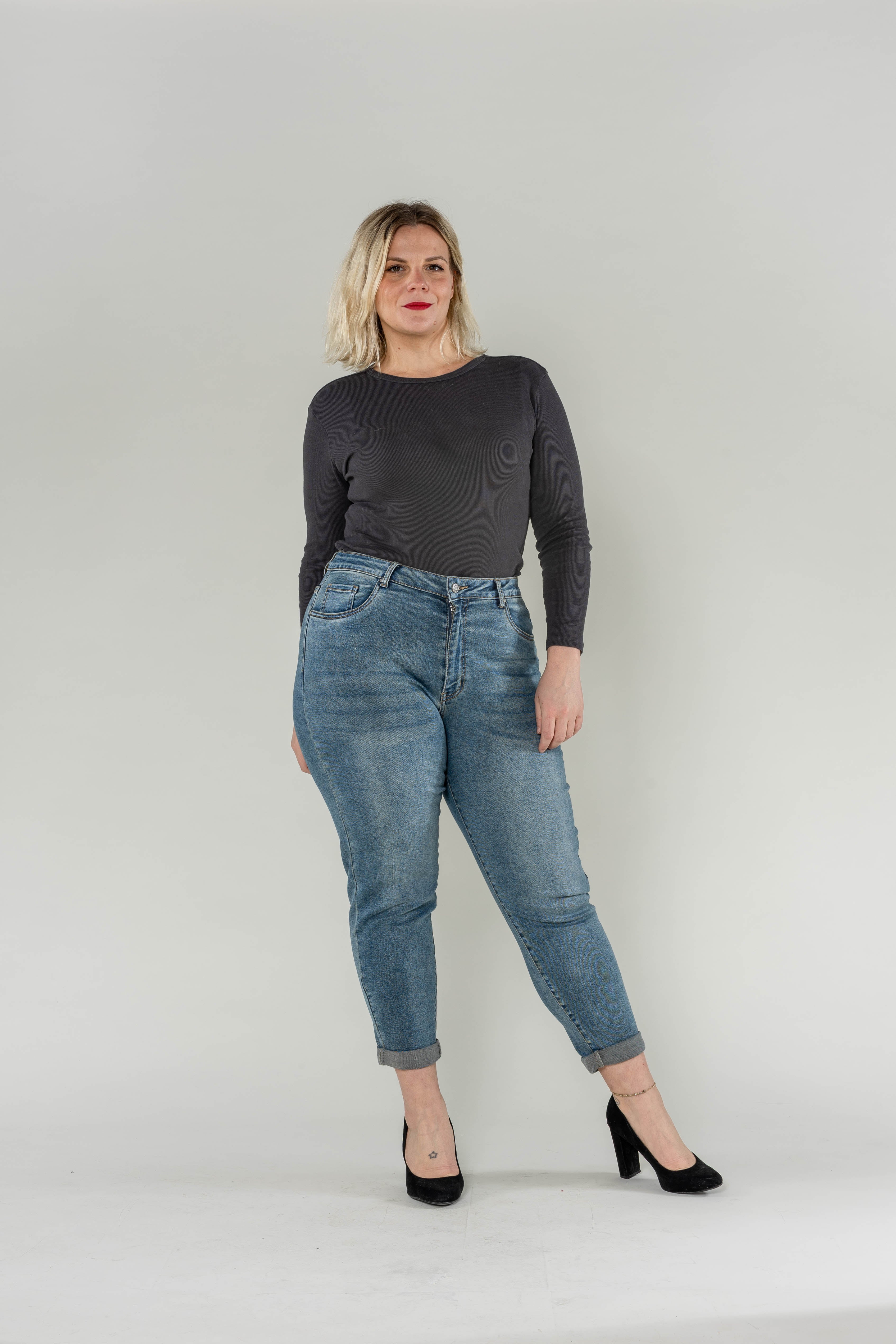 jean mom grande taille en denim bleu place du jour brive la gaillarde