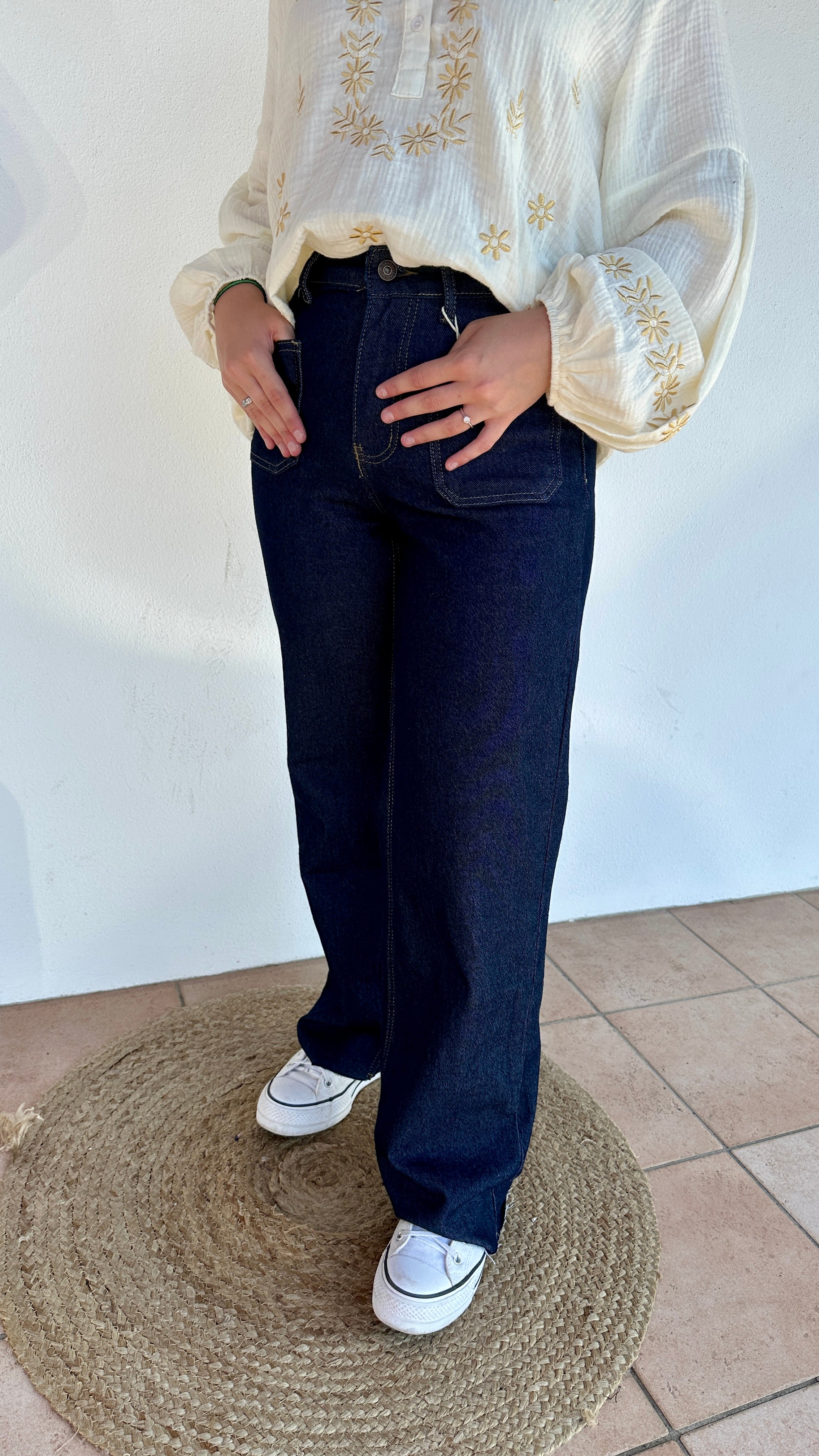 Jean flare brut femme, coupe évasée, poches avant visibles - Abana Boutique 64480