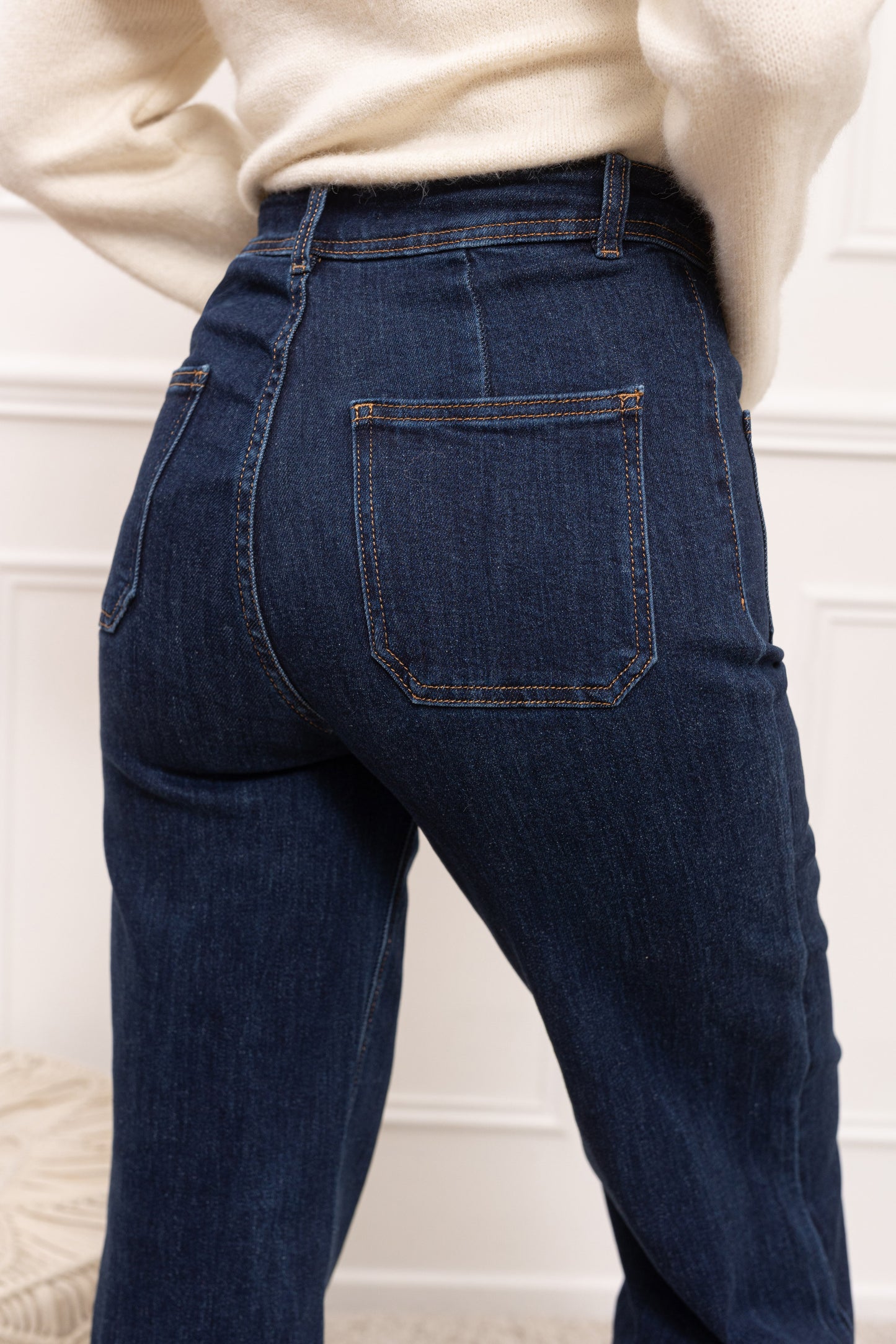 Jean flare brut galbe parfait et confortable - Abana 64480