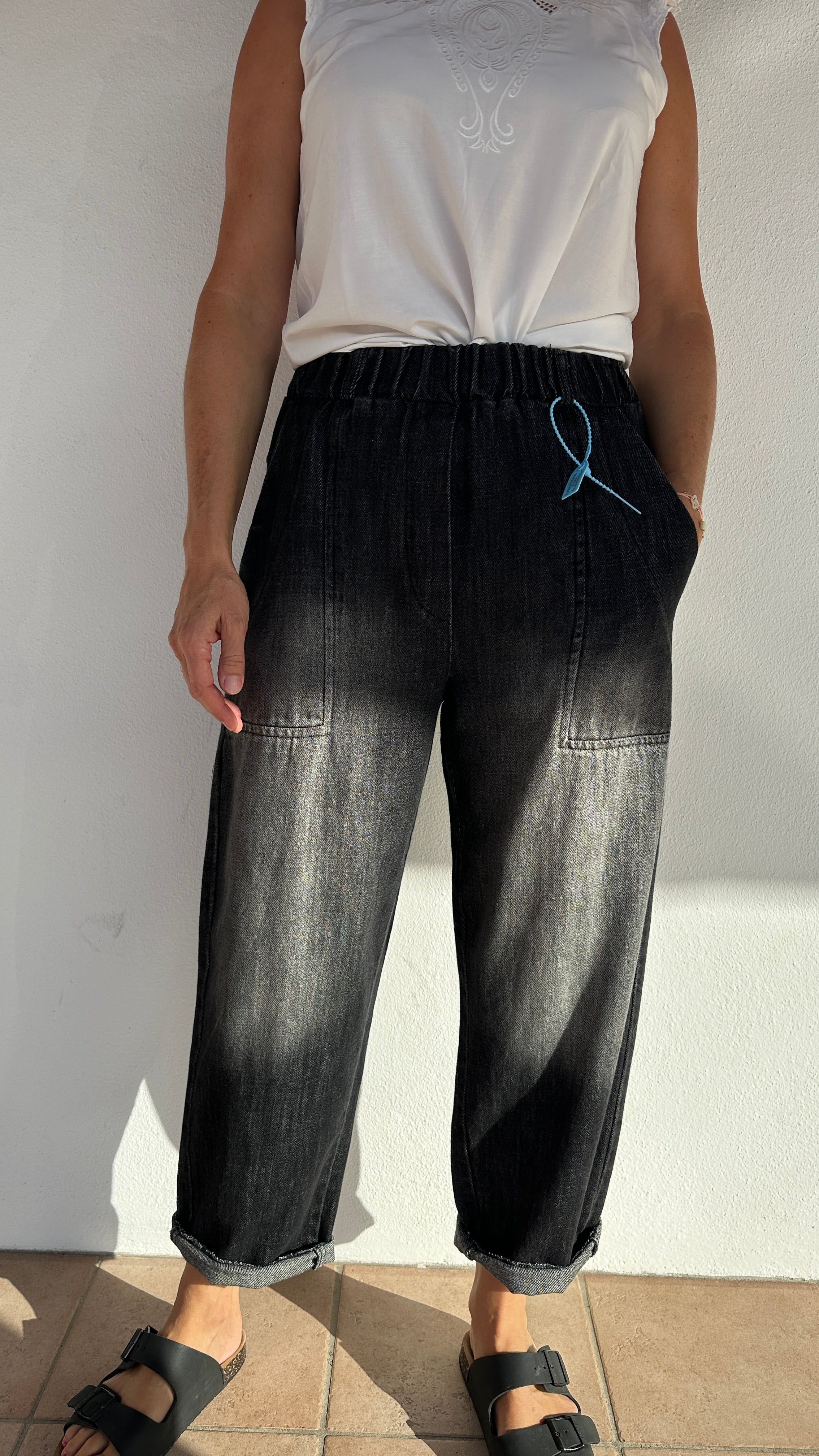 Pantalon effet jean noir délavé coupe fluide taille élastique – Abana 64250