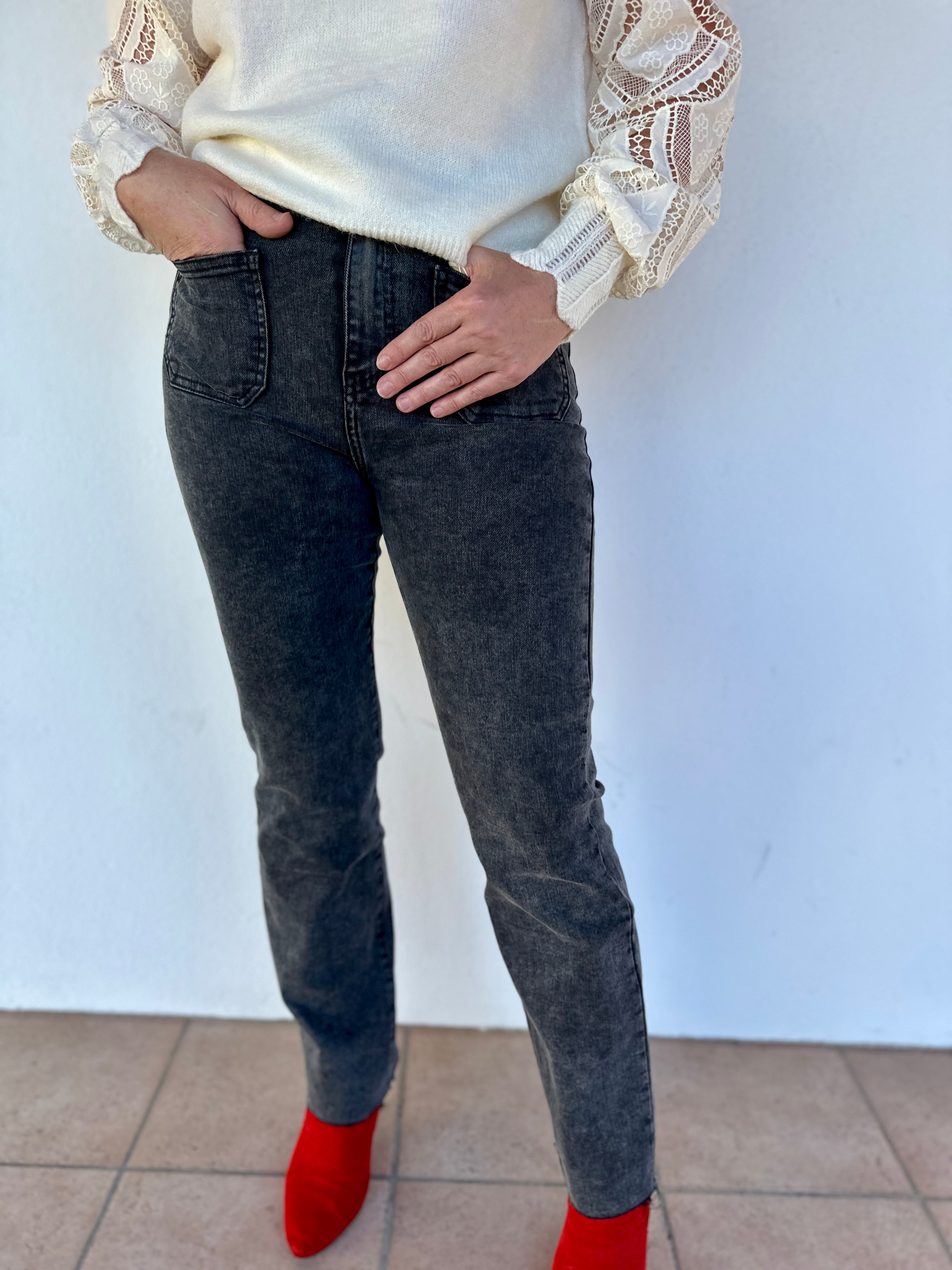 jean gris flare taille haute femme silhouette allongée - abana 64480