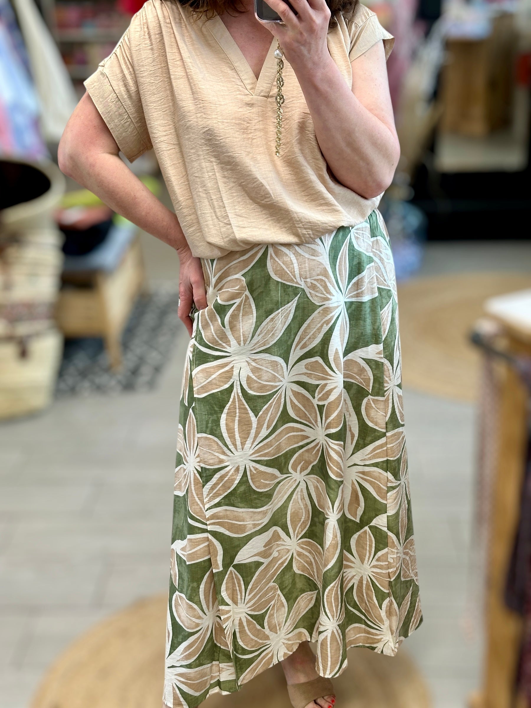 Jupe Naia joli motif fleuri idéal grandes tailles Boutique Abana Ustaritz