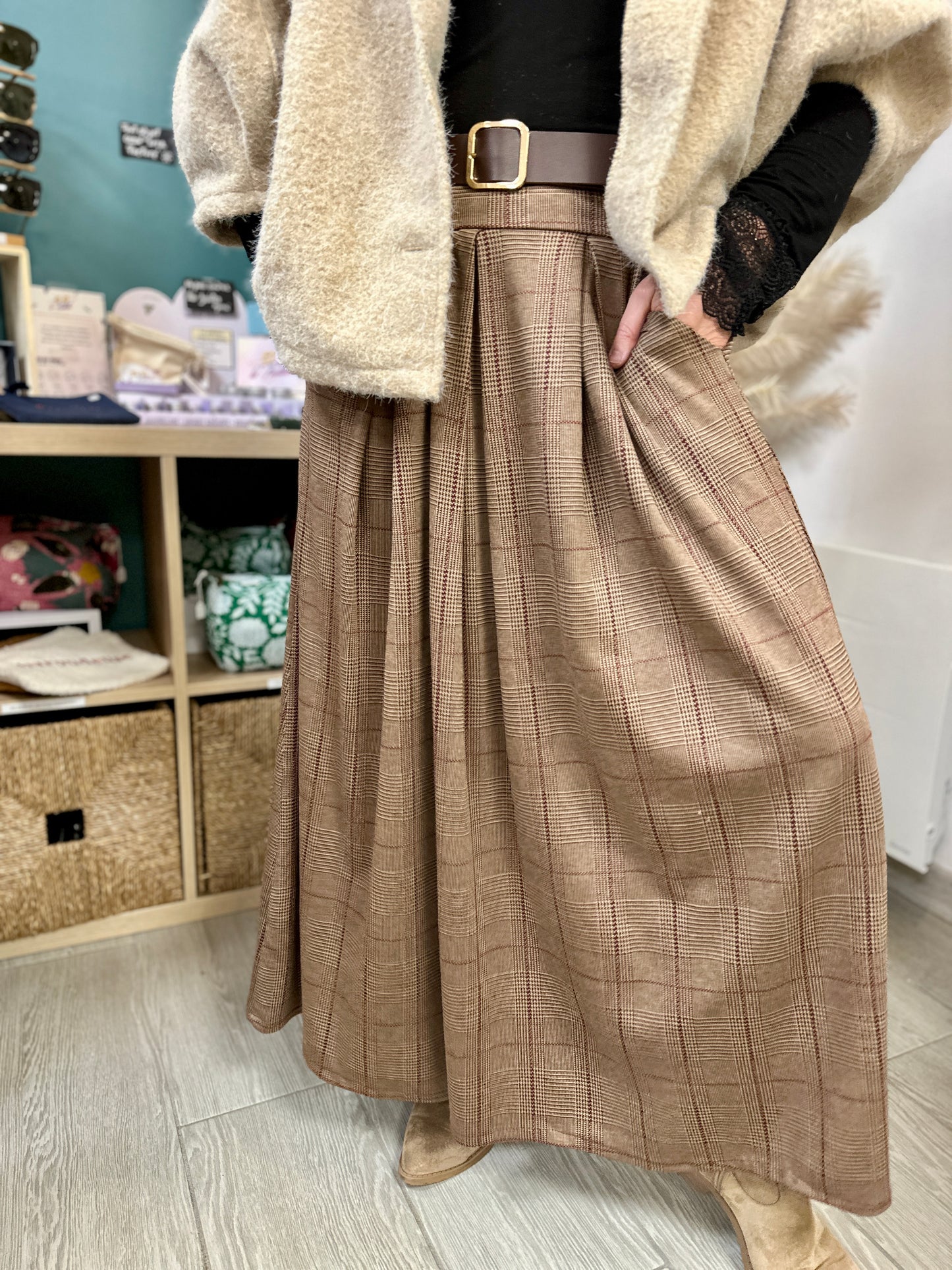 look cosy avec jupe à motif écossais marron - abana 64990
