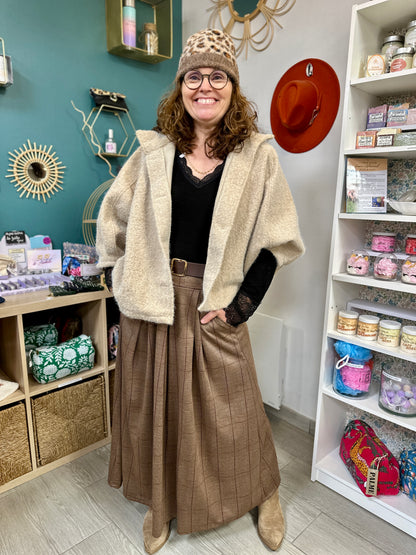 détail plis et ceinture sur jupe prince de galles tendance - abana 64600