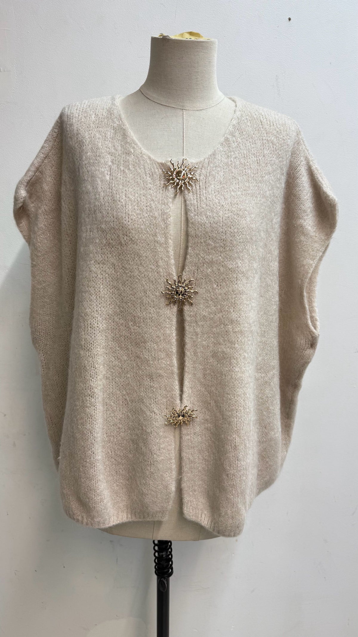 ☀️Gilet sans manches Margaux – Broche soleil, 12 coloris