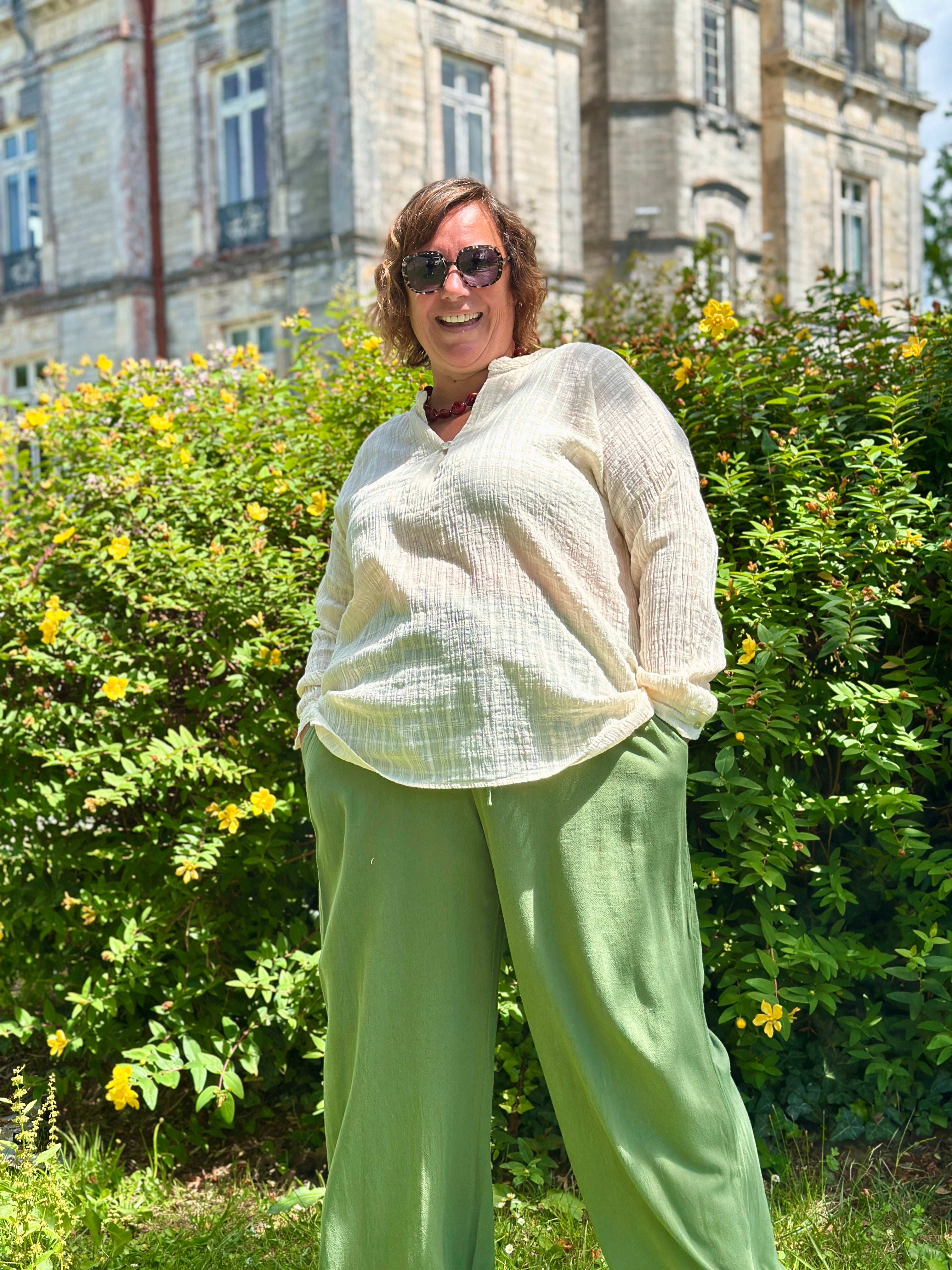 pantalon en lin et viscose grande taille jusqu'au 48 pour femme en vert kakibanditas from marseille ado paris dijon besançon chalon sur saone
