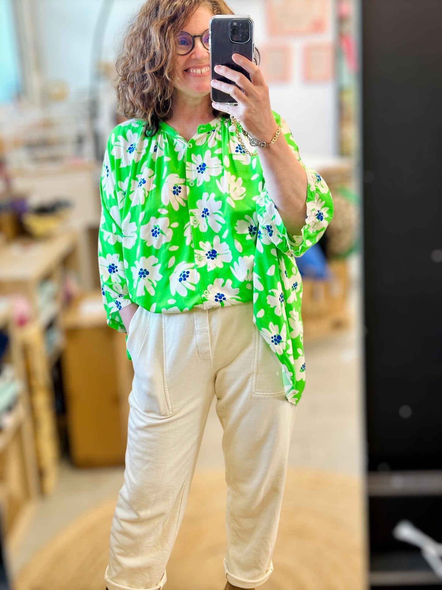 Pantalon Golia écru Banditas from Marseille en coton, coupe large et confortable disponible à Ustaritz