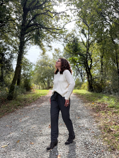 Look automnal avec un pantalon rayé chic et des bottines imprimé léopard - Abana Boutique 64250