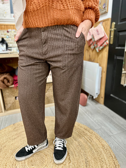 Look casual avec pantalon ample chocolat Banditas - Abana 64310