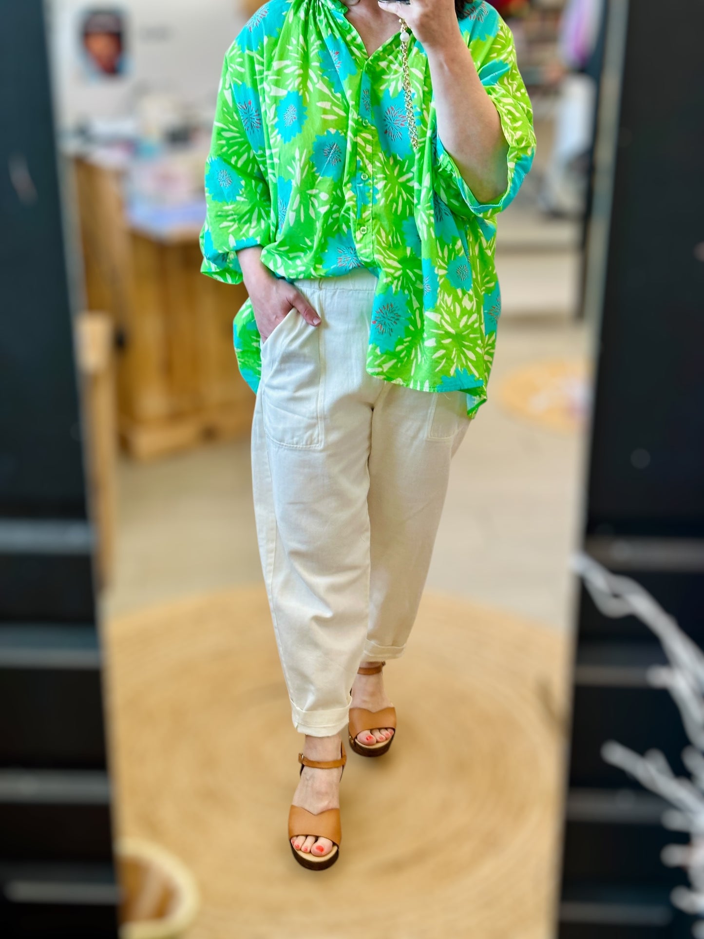 Pantalon crème Tequila de Banditas, disponible chez Abana au Pays Basque, tissu texturé et coupe confortable parfaite pour un look bohème chic