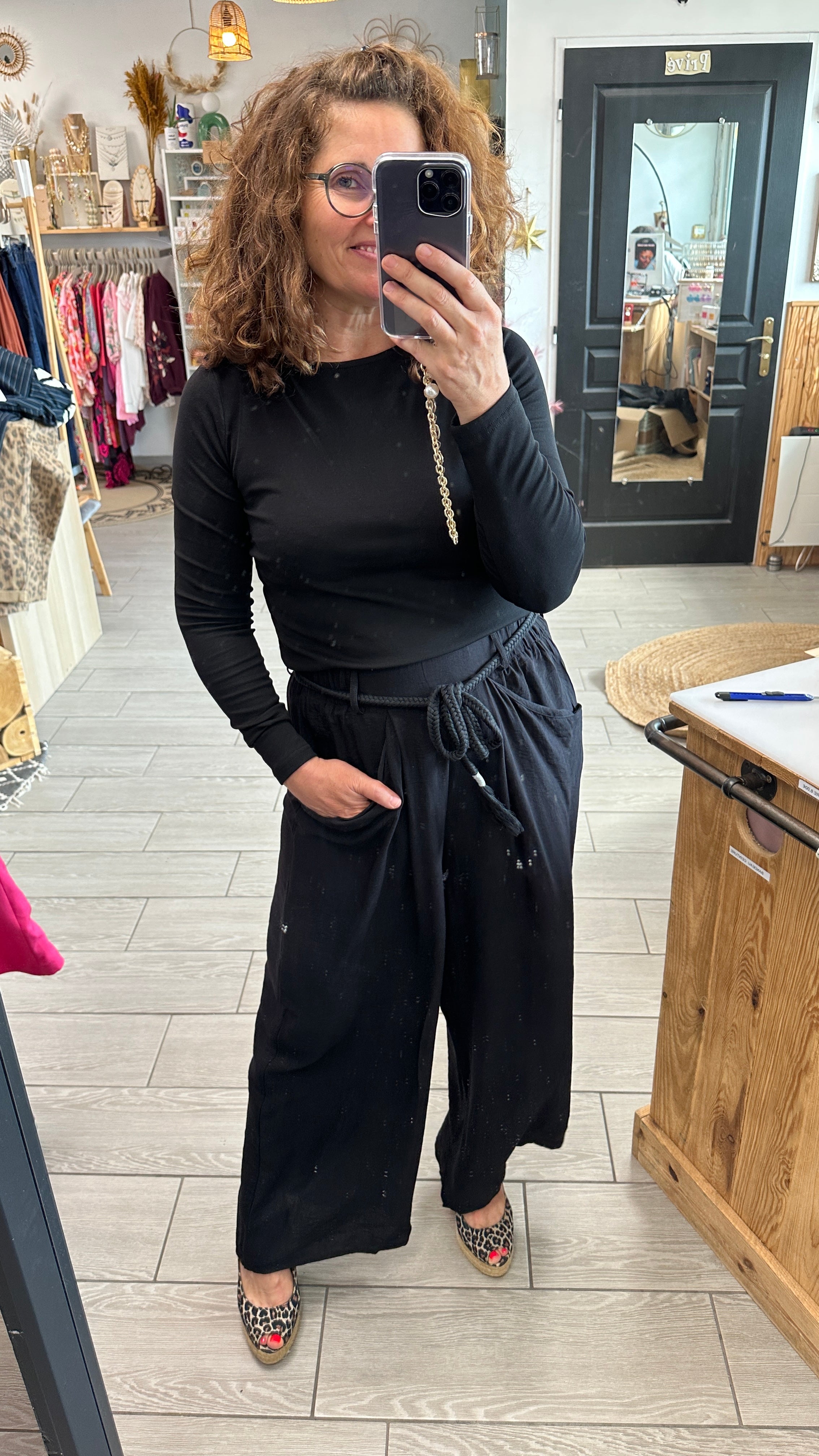 Pantalon noir fluide taille haute avec ceinture en corde – Abana Boutique Ustaritz