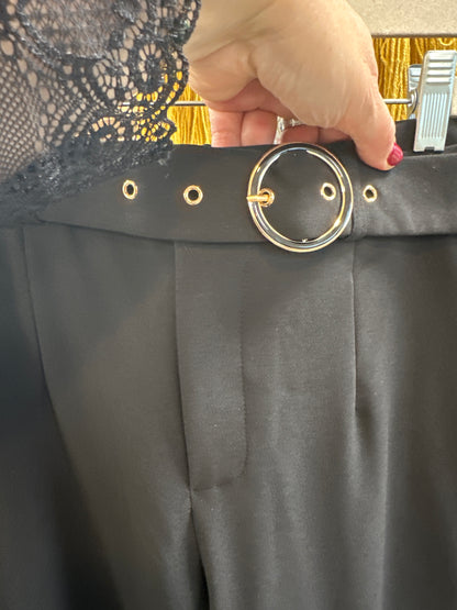 Ceinture noire avec boucle et finitions dorées intégrées - Abana 64250