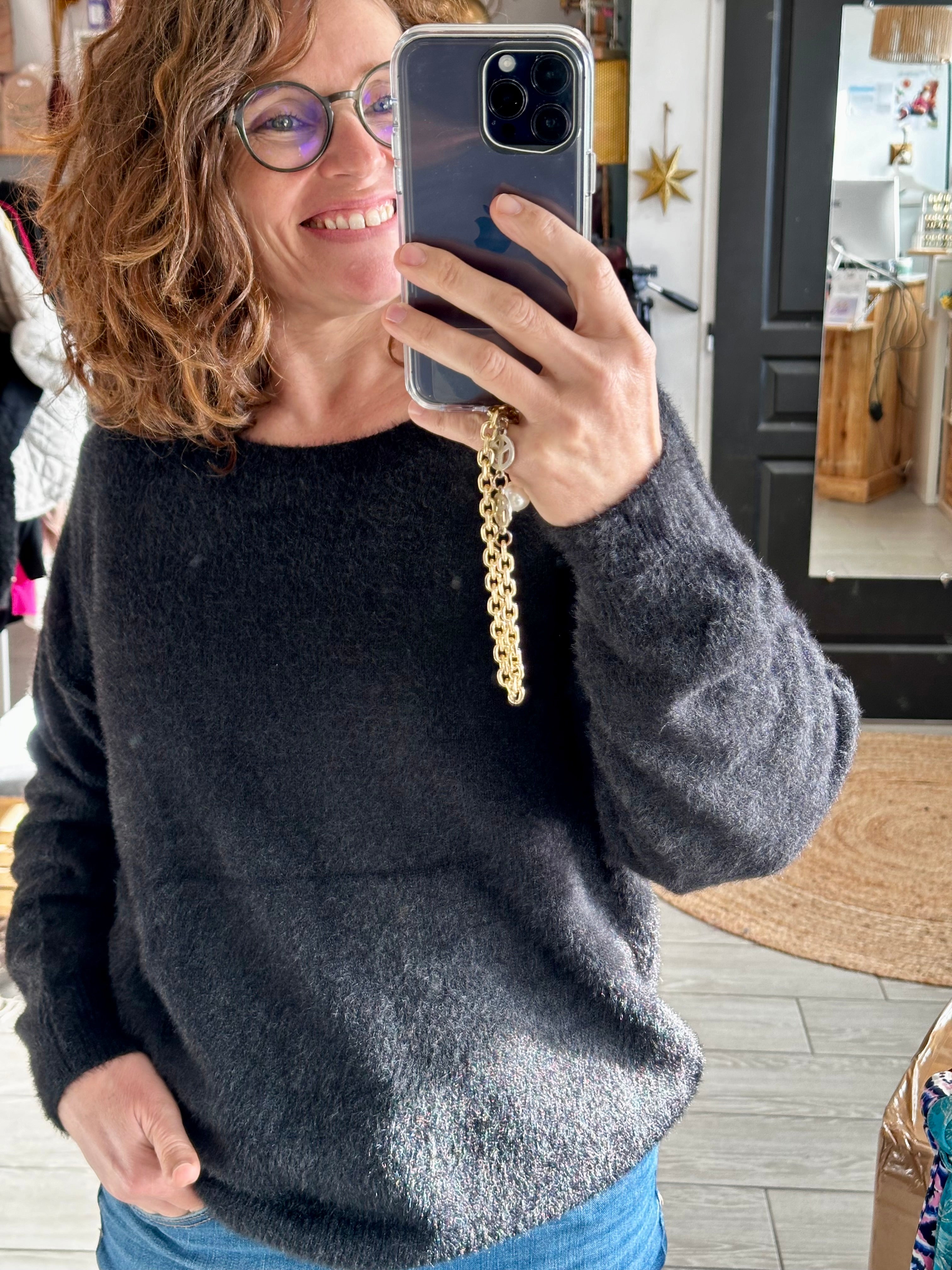 Pull Éloïse ouvert dans le dos avec broderie délicate, coupe ample, taille 42 à 48