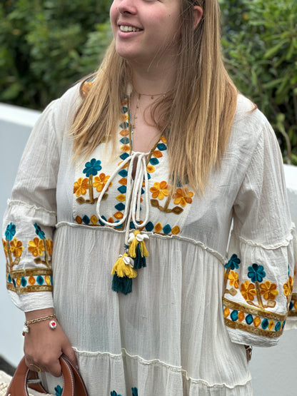 robe longue bohème ecru avec broderie coloré taille unique du 40 au 50 banditas from marseille paris brest tours