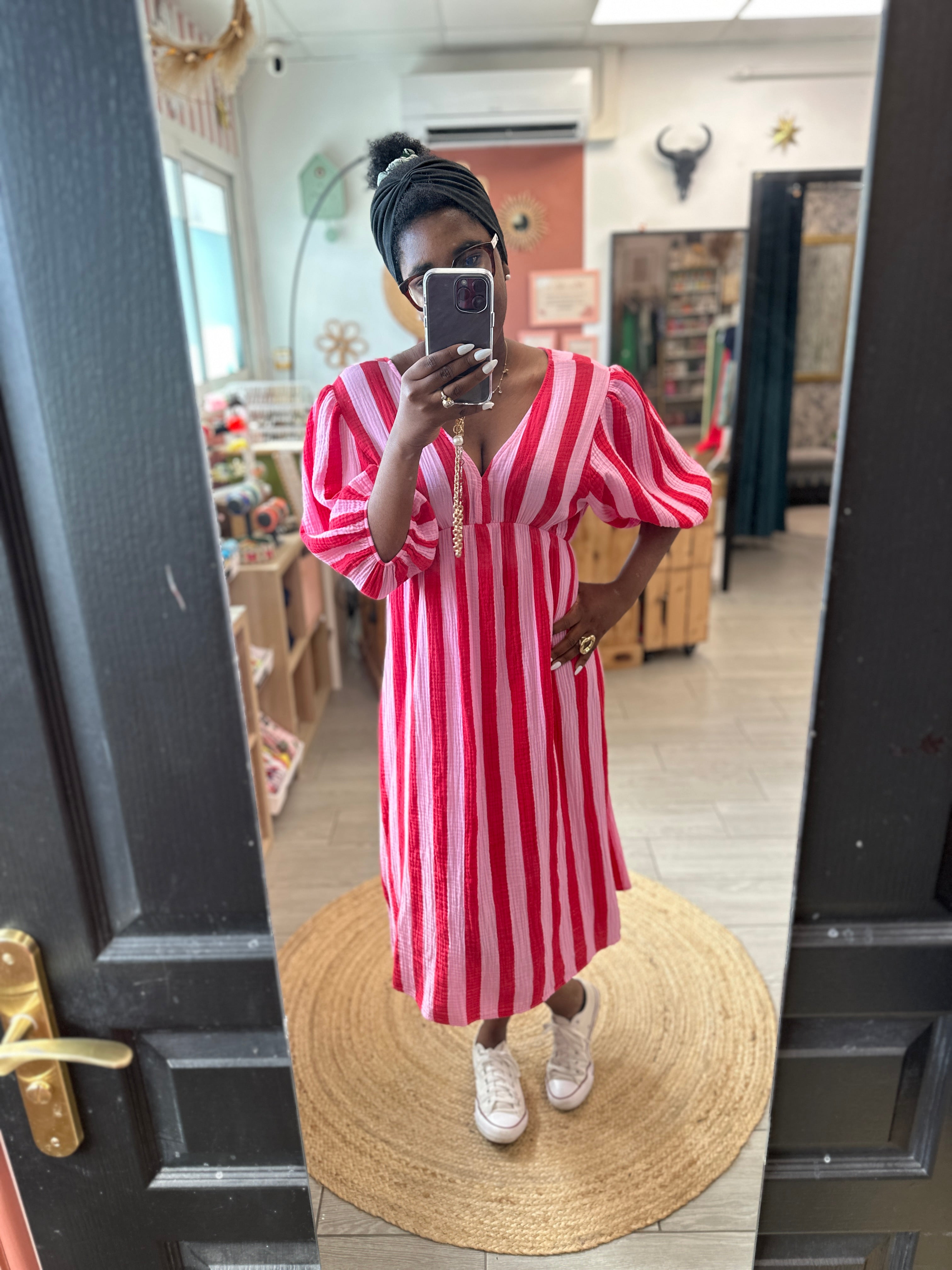 robe a rayure rouge et rose en col v en gaze de coton legere fluide et tendance adoré paris orfeo paris  orléans 