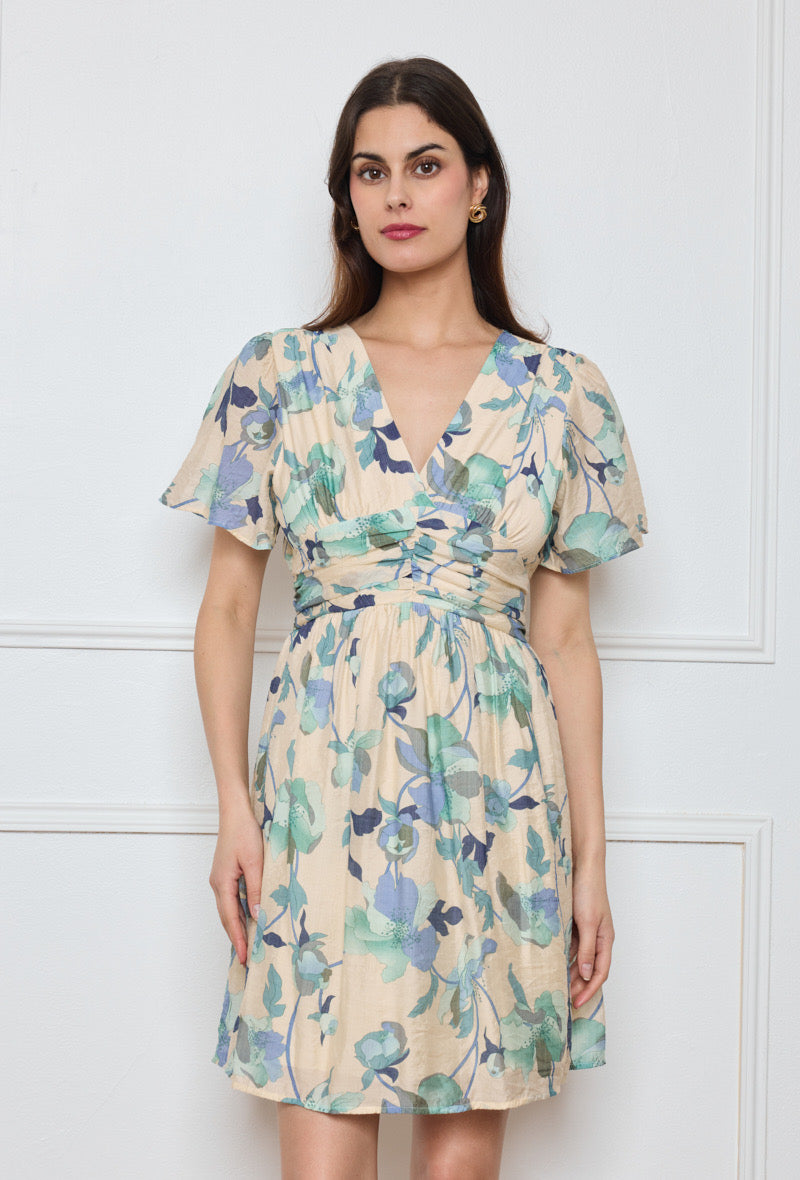 robe courte fleuri fluide coup de coeur pour les beaux jours