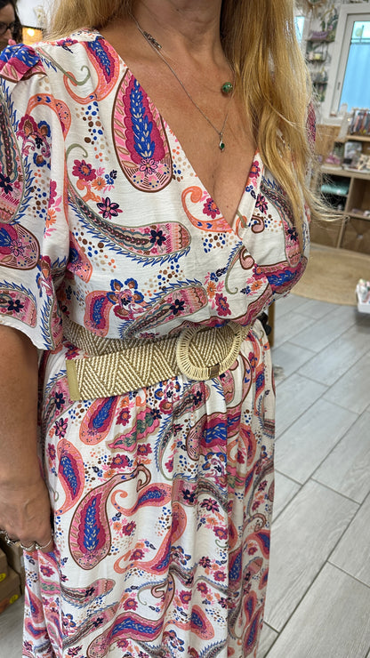 Zoom sur robe fluide imprimé cachemire manches courtes – Abana 64990