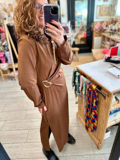 Robe élégante chocolat grande taille tenue chic - Abana 64600