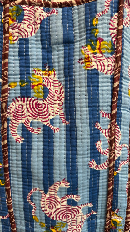 zoom sur le detail tigre bleu cabas sac matelasse original saint nazaire