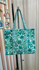 sac cabas matelasse motif blanc bleu et vert laval