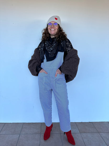 Tenue casual avec salopette rayée noire et top dentelle - Abana 64250