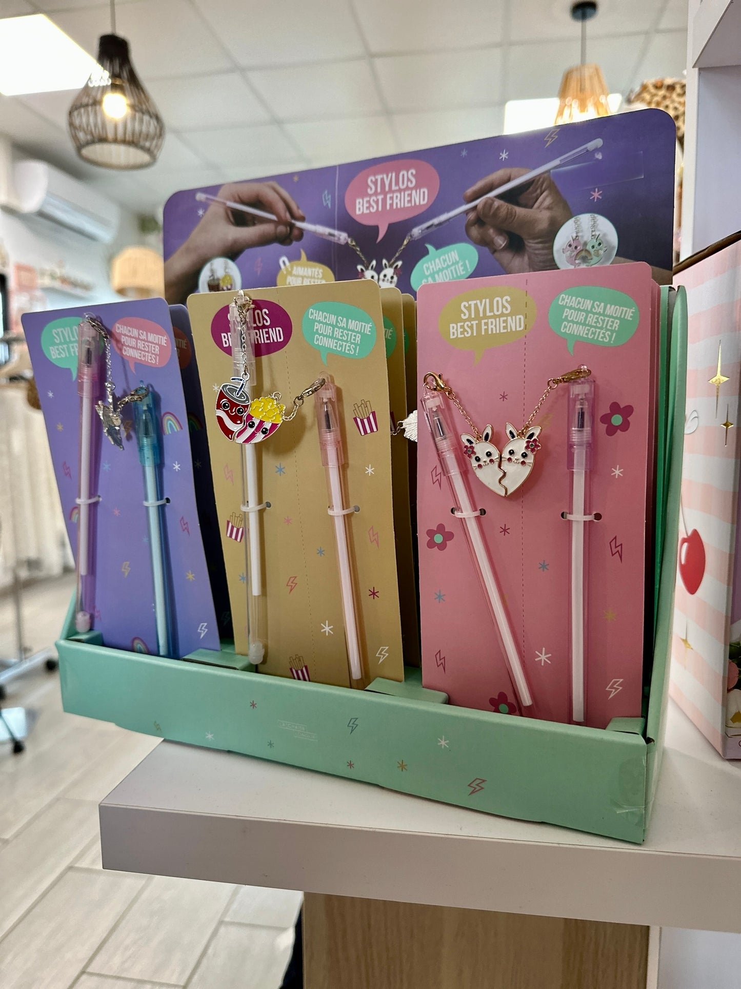 Stylos magnétiques BFF plusieurs coloris - Abana 64480