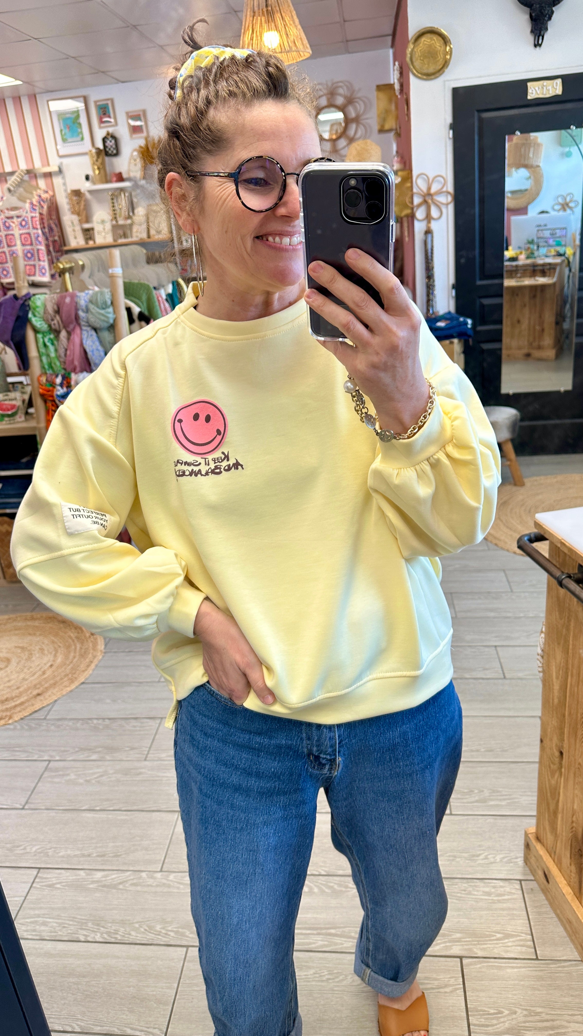 sweat jaune smiley femme visuel graphique tendance paris