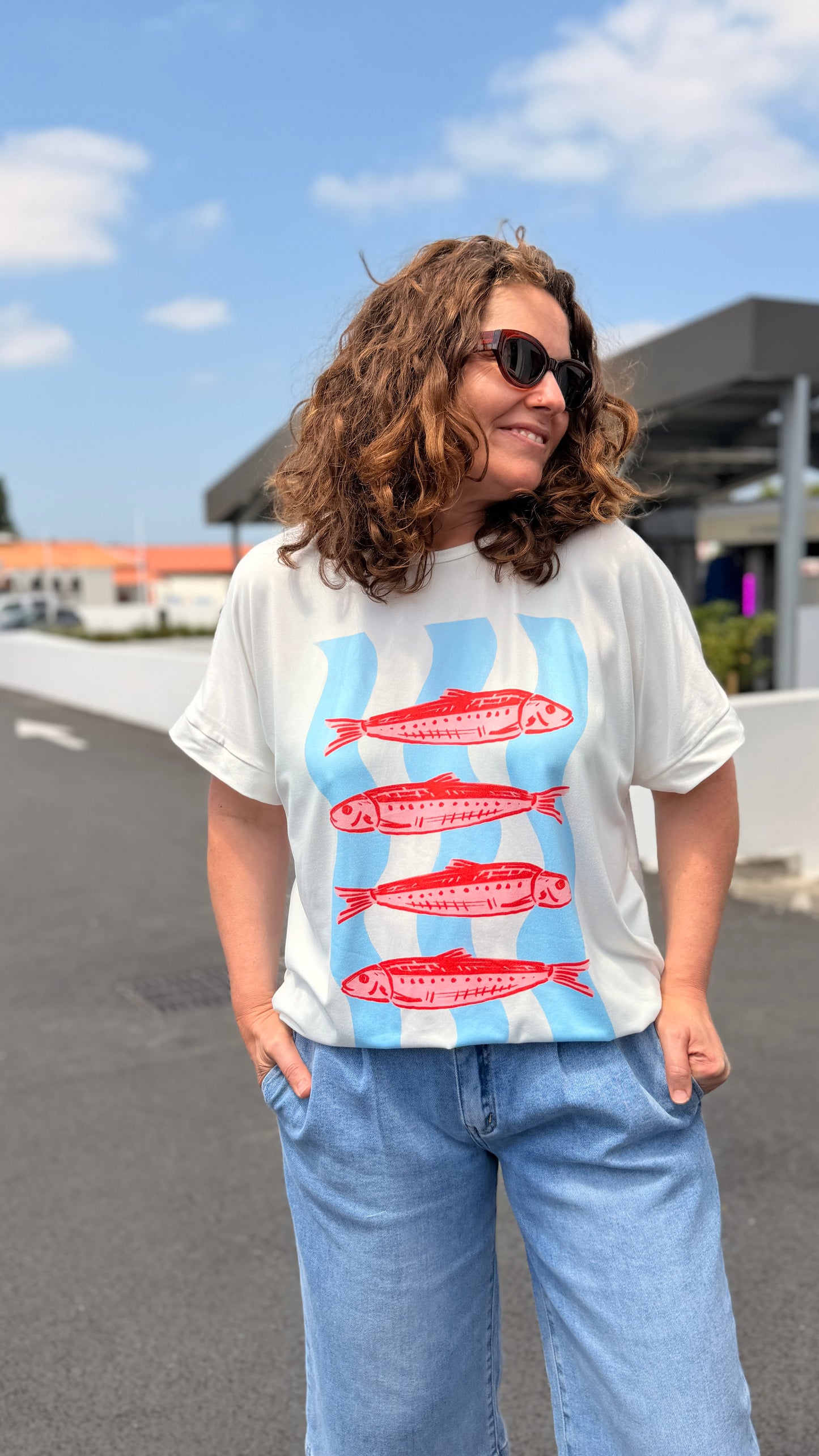 teeshirt blanc oversize en coton avec imprimé sardine pour femme maelle brest lille nantes