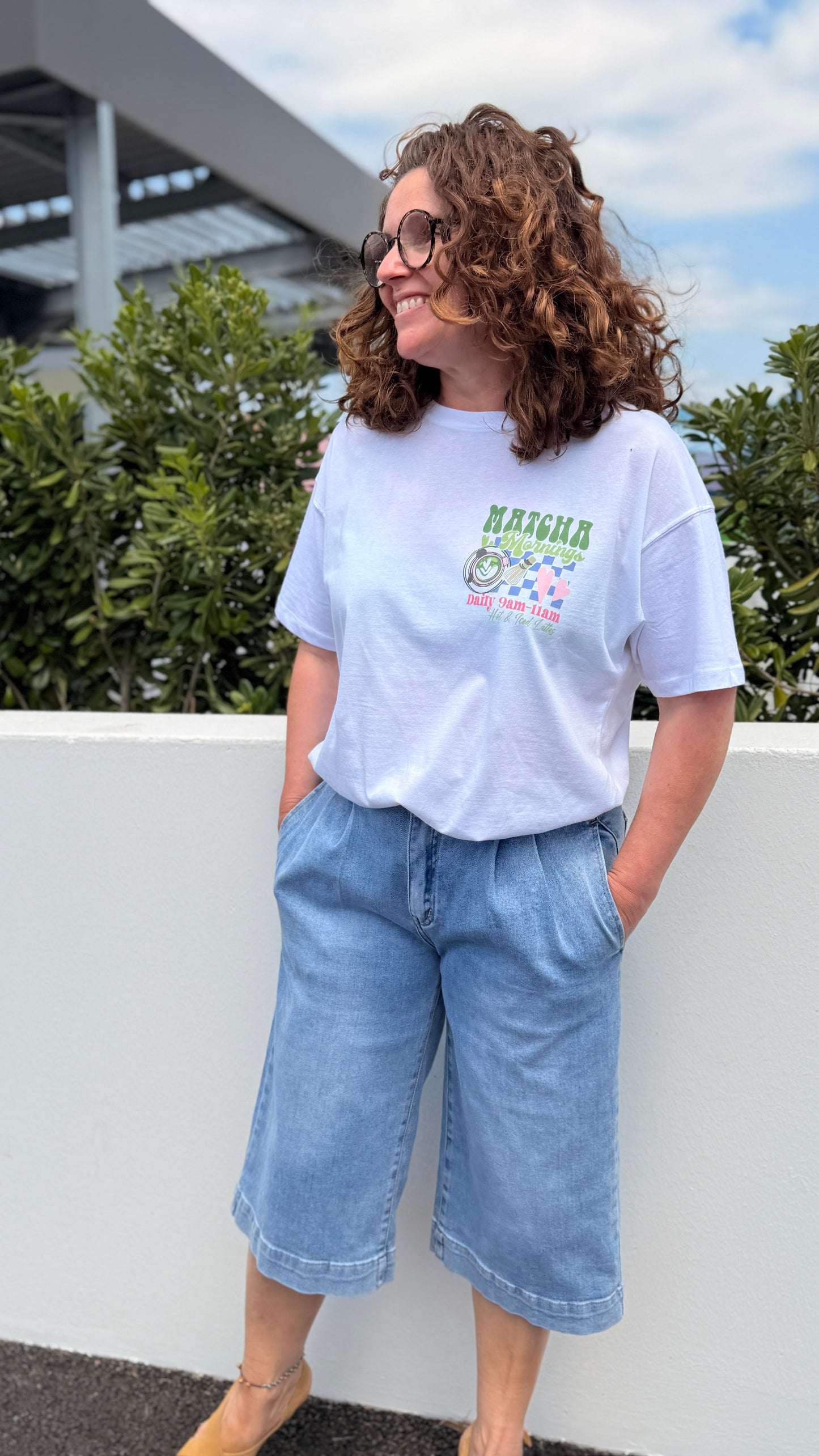 look complet avec bermudas en jean bleu et le teeshirt matcha imprimé tendance vert en taille unique isla bonita bordeaux tarbes toulouse pau