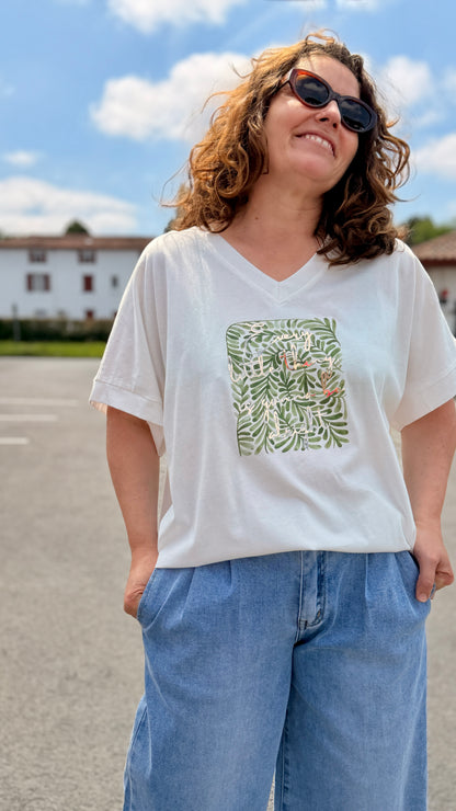 teeshirt ottawa blanc imprimé feuillage vert manches courtes col v oversize taille unqiue adoré paris paris saint denis