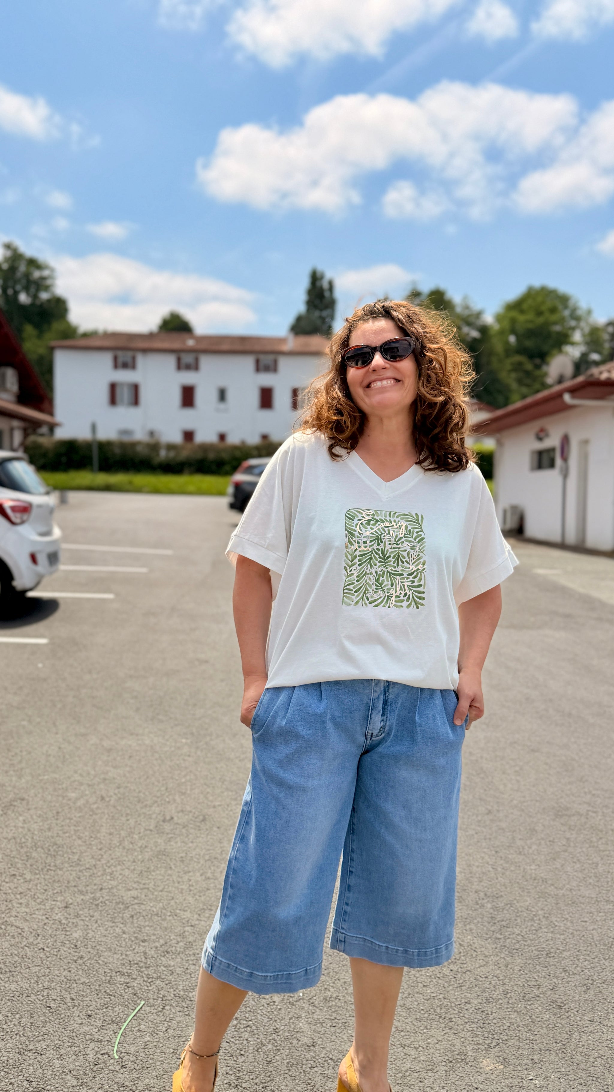 teeshirt blanc col v coton imprime carre feuillage april vintage in april 1986 andernos les bains la teste de buch biscarrosse