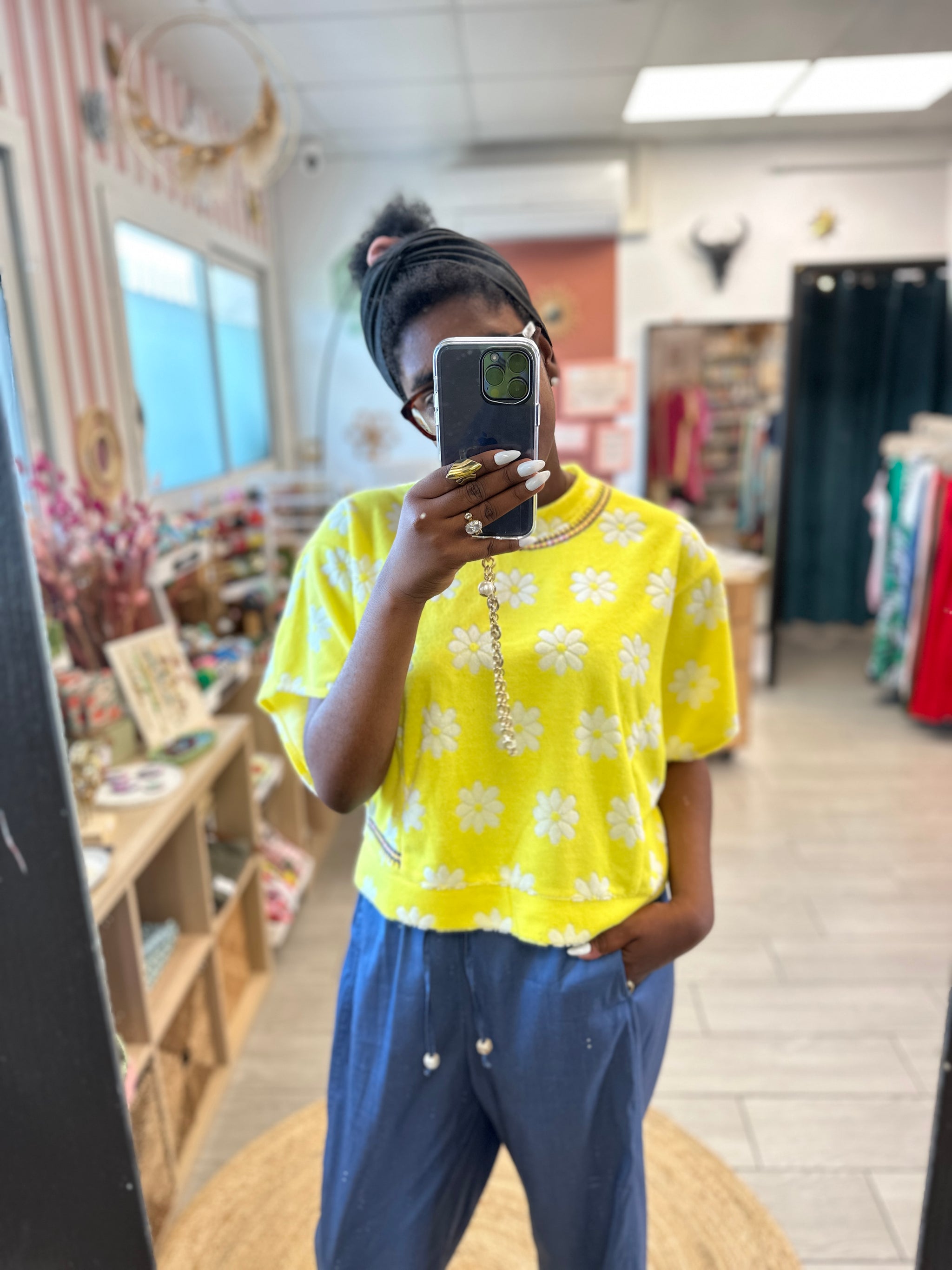 tshirt en eponge jaune a fleurs vbanches doux  confortable en sm et ml  adoré paris tours 