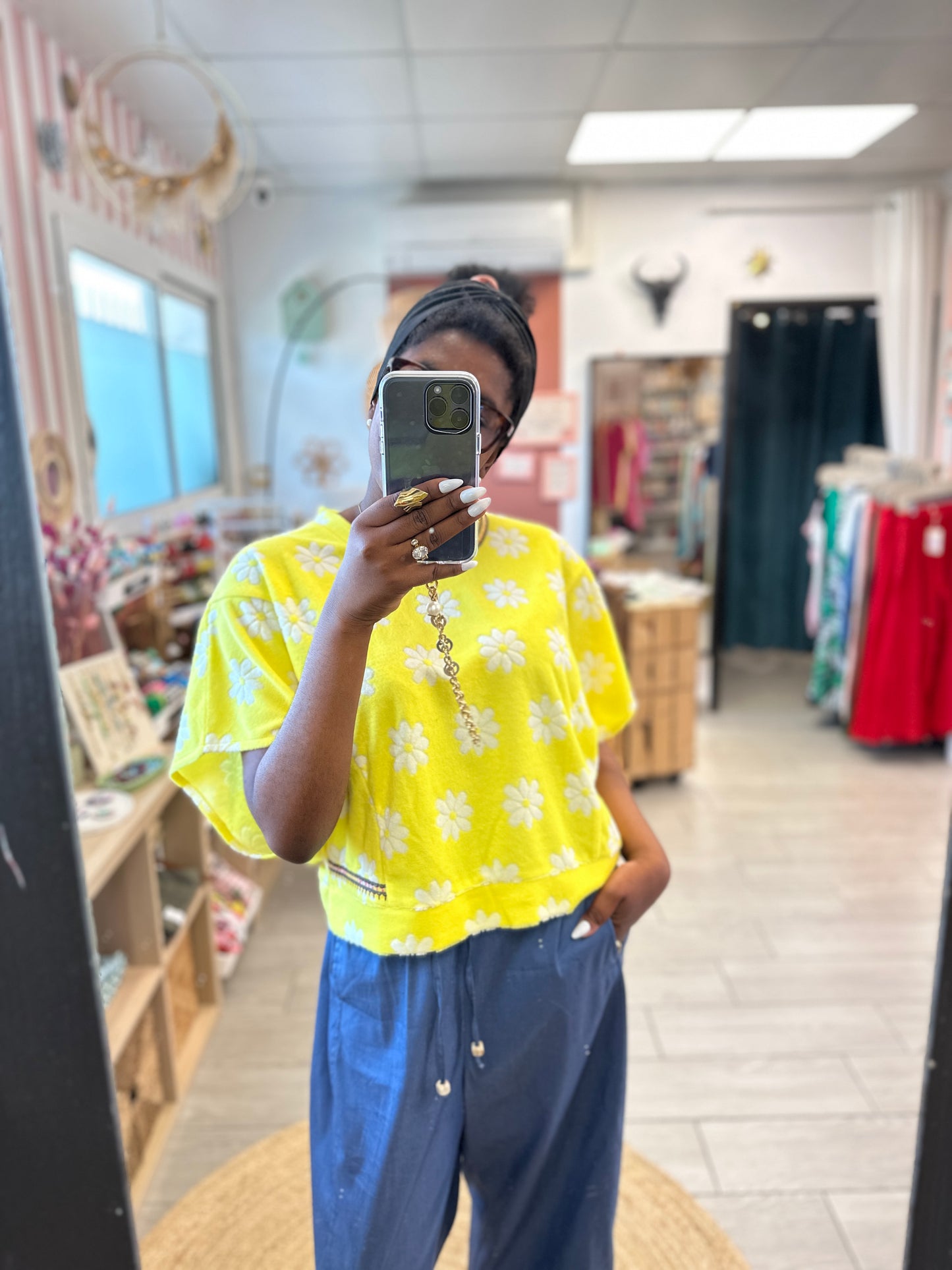 tshirt adelio jaune en eponge fleuri avec details brodés by adoré paris orfeo paris bordeaux