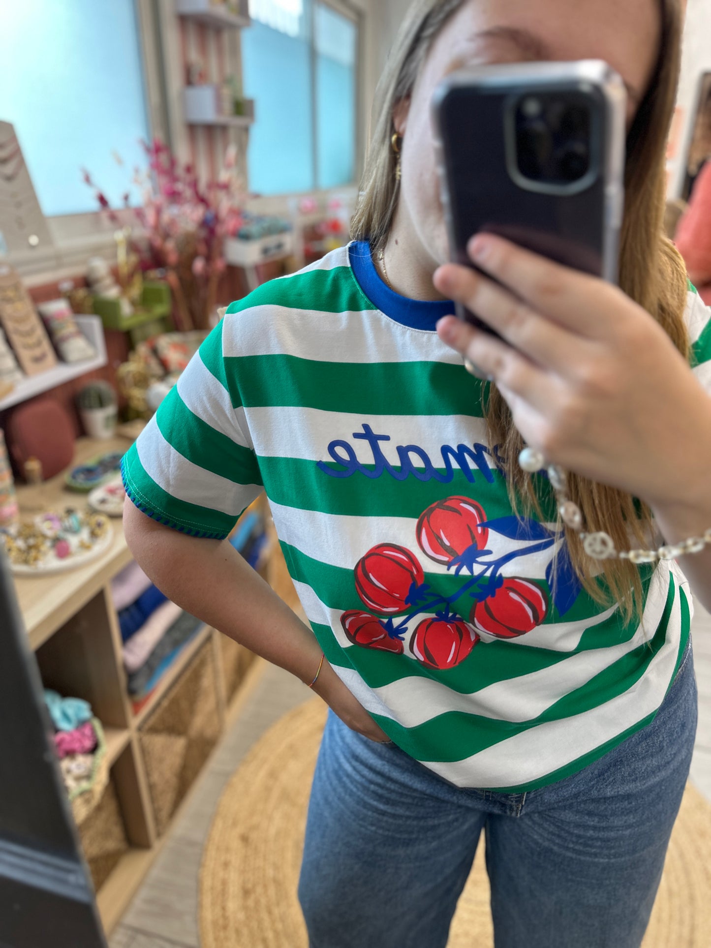 zoom sur les couleur teeshirt tomate in april 1986 morcenx la nouvelle