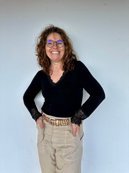 T-shirt noir grande taille col V dentelle – collection Abana Ustaritz 64480