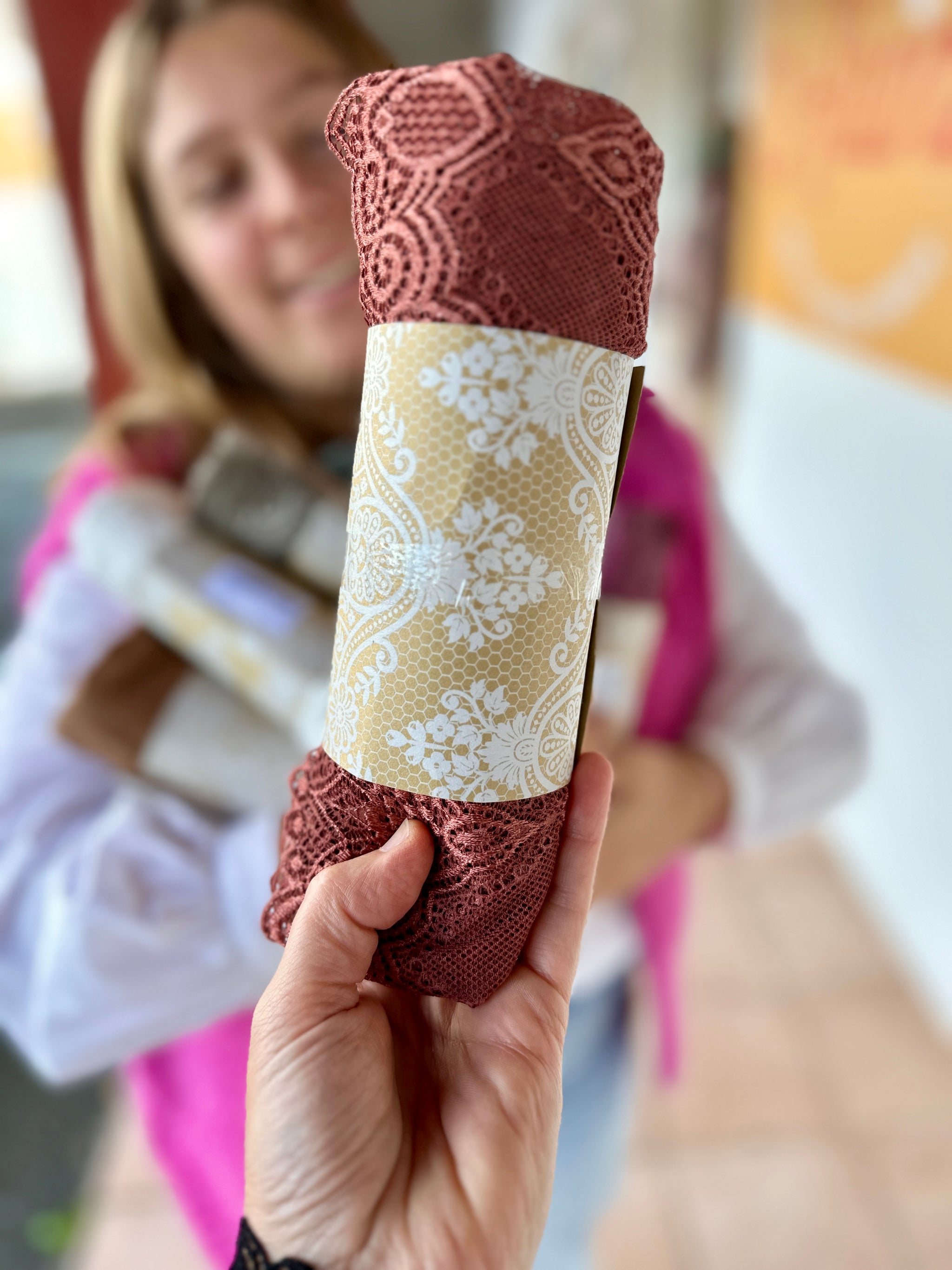 T-shirt rouille manches longues avec finitions dentelle poignet - Abana 64240