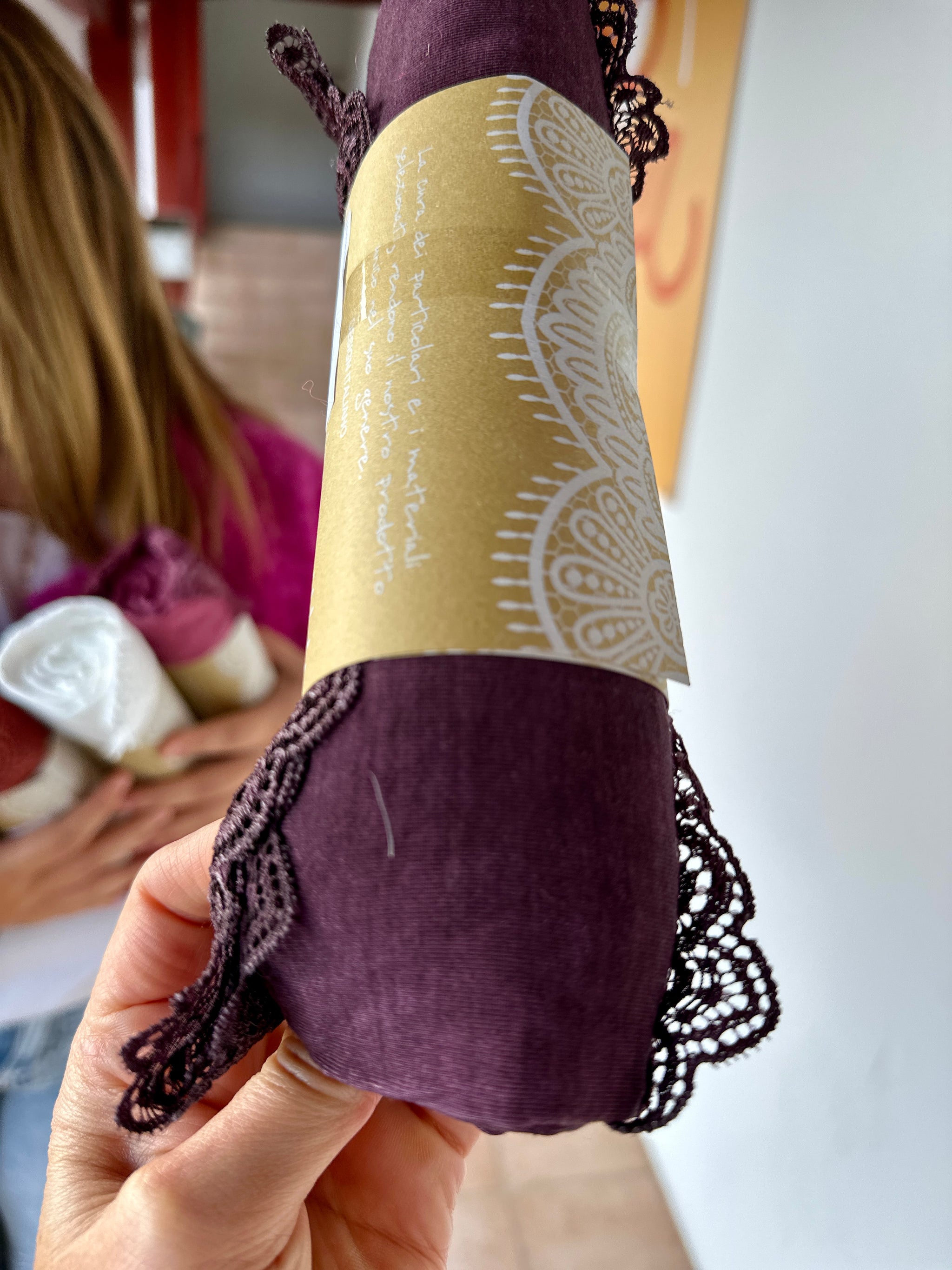 T-shirt basique revisité avec dentelle prune– grandes tailles - Abana 64100