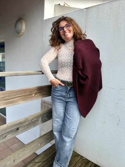 Haut en dentelle blanche à manches longues, chic et élégant pour un look raffiné - Abana Boutique 64480